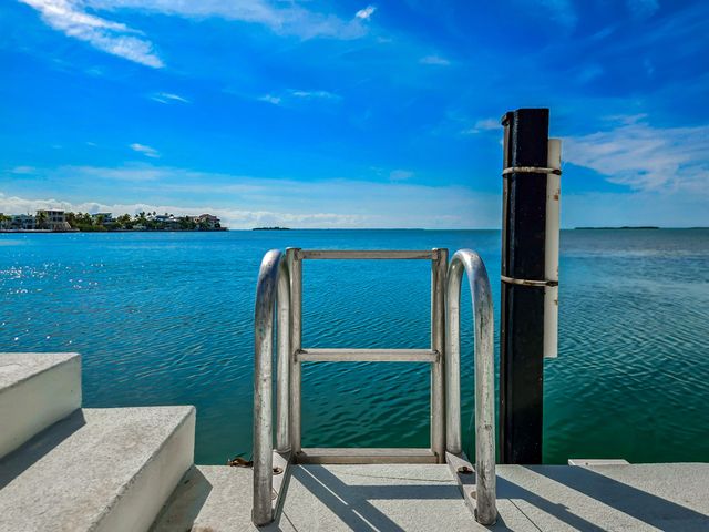 E 556 Caribbean Drive, Summerland Key, FL 33042