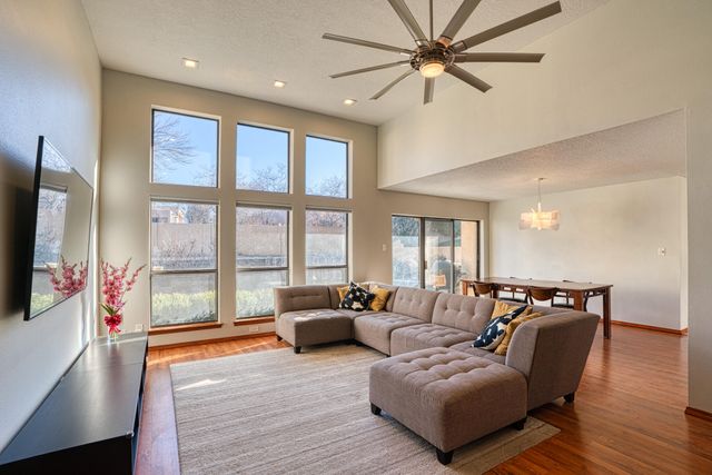 6120 Casa Feliz NE, Albuquerque, NM 87111