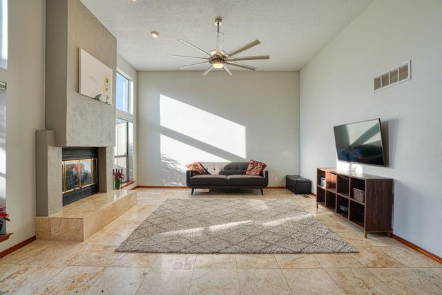 6120 Casa Feliz NE, Albuquerque, NM 87111