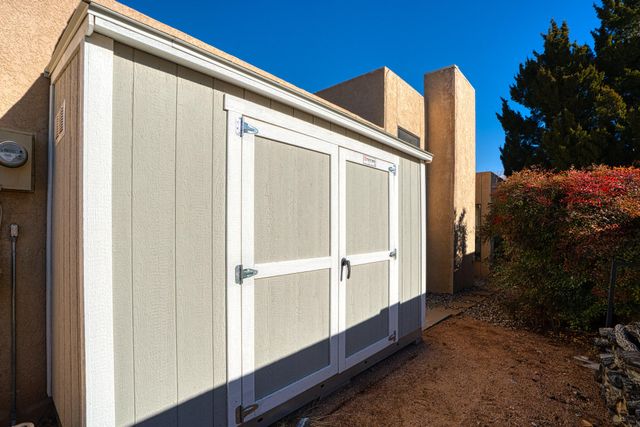 6120 Casa Feliz NE, Albuquerque, NM 87111