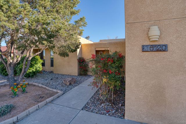 6120 Casa Feliz NE, Albuquerque, NM 87111