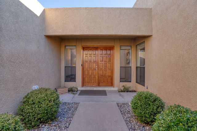 6120 Casa Feliz NE, Albuquerque, NM 87111