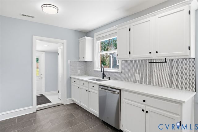 6929 Woodrow Ter, Richmond, VA 23228