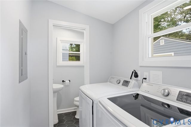 6929 Woodrow Ter, Richmond, VA 23228