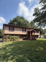 2107 Williamsburg Cir, Cookeville, TN 38506