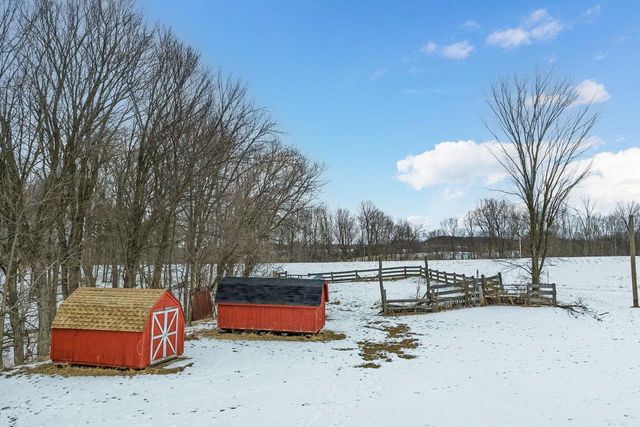 S175 La Valle Road, La Valle, WI 53941