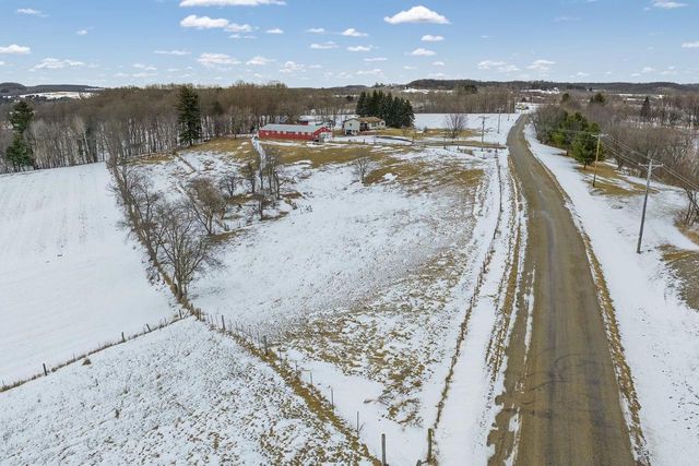 S175 La Valle Road, La Valle, WI 53941