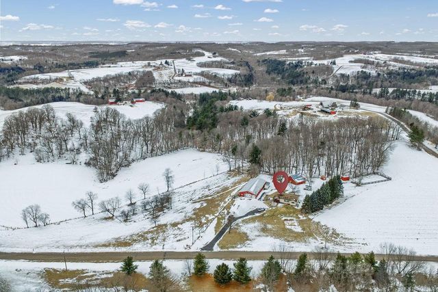 S175 La Valle Road, La Valle, WI 53941