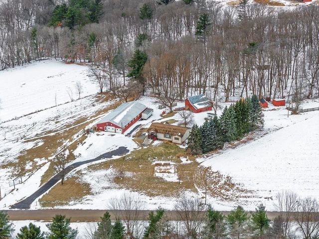 S175 La Valle Road, La Valle, WI 53941