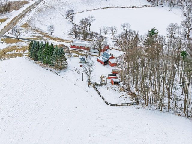 S175 La Valle Road, La Valle, WI 53941