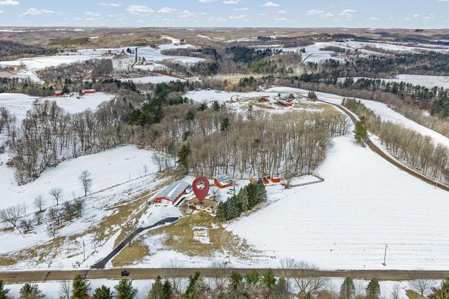 S175 La Valle Road, La Valle, WI 53941