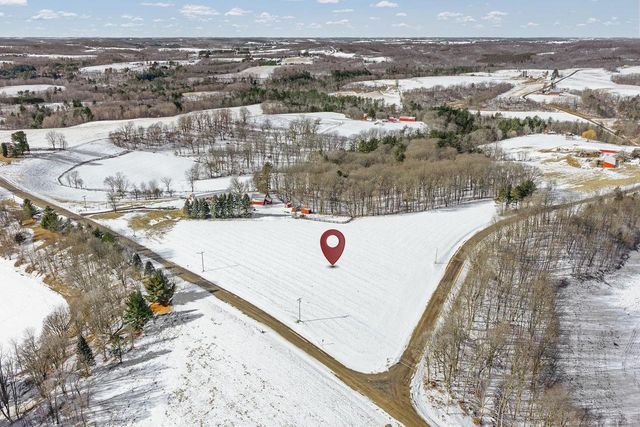 S175 La Valle Road, La Valle, WI 53941