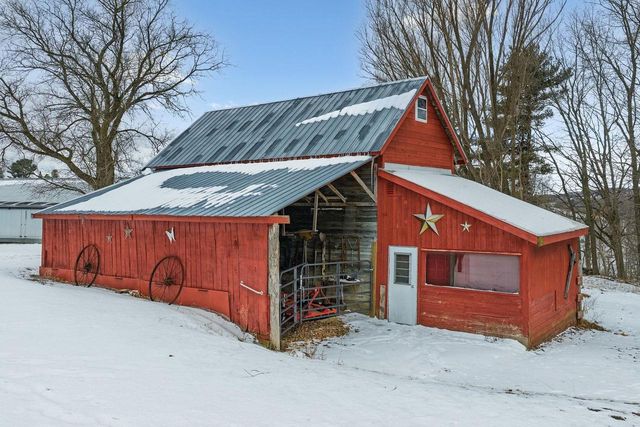 S175 La Valle Road, La Valle, WI 53941