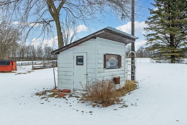 S175 La Valle Road, La Valle, WI 53941