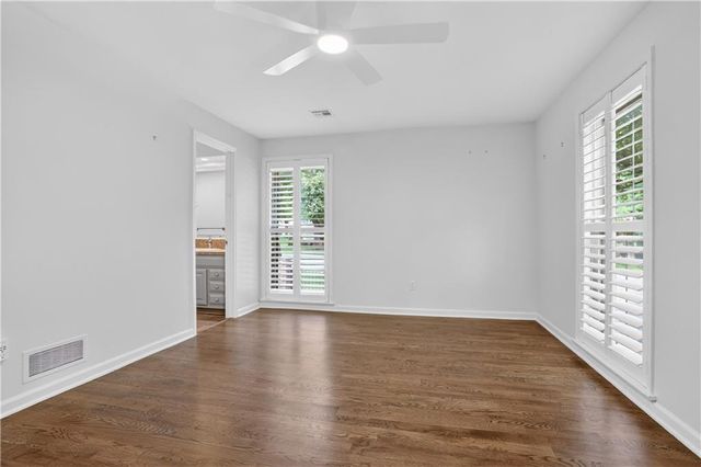 7223 Mission Road 103, Prairie Village, KS 66208