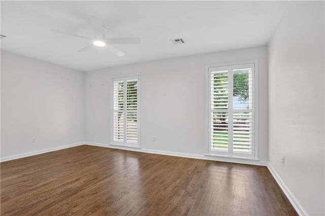 7223 Mission Road 103, Prairie Village, KS 66208