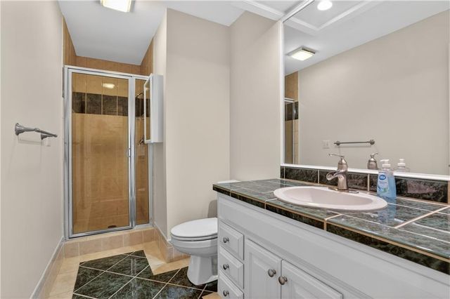 7223 Mission Road 103, Prairie Village, KS 66208