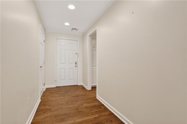 7223 Mission Road 103, Prairie Village, KS 66208