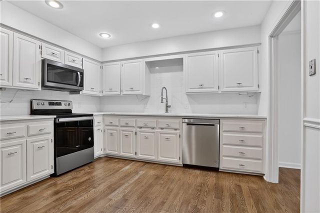 7223 Mission Road 103, Prairie Village, KS 66208