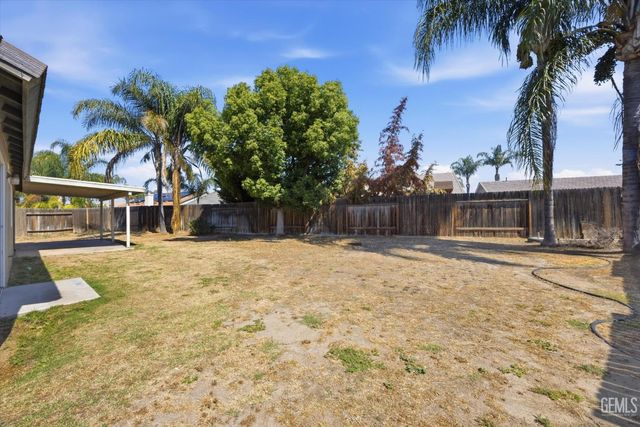 12208 Zion Court, Bakersfield, CA 93312