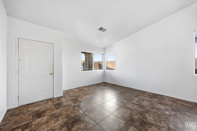 12208 Zion Court, Bakersfield, CA 93312