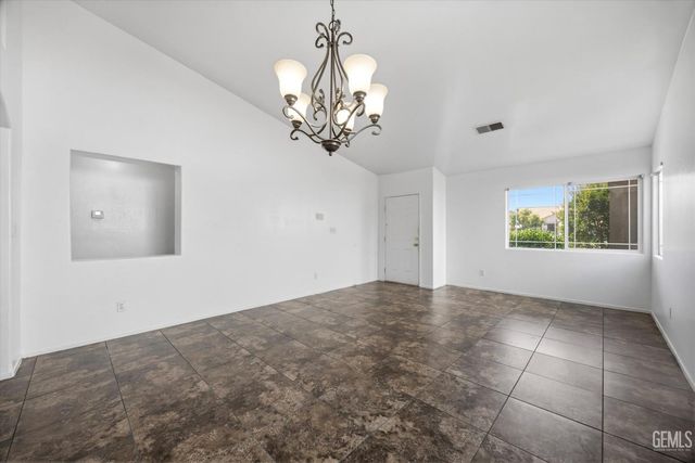 12208 Zion Court, Bakersfield, CA 93312