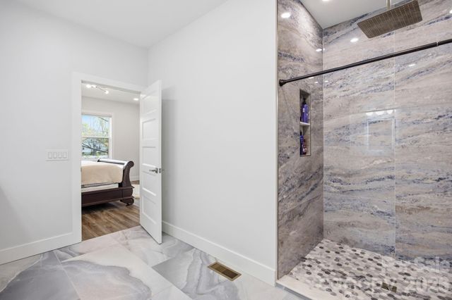 30 First Street, Canton, NC 28716