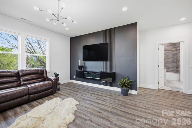 30 First Street, Canton, NC 28716