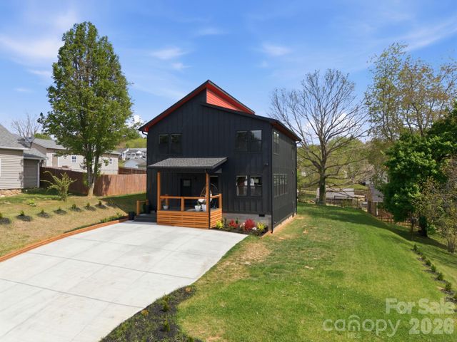 30 First Street, Canton, NC 28716