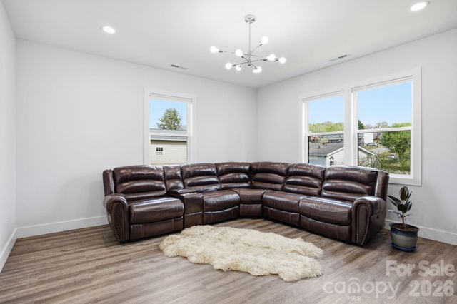 30 First Street, Canton, NC 28716