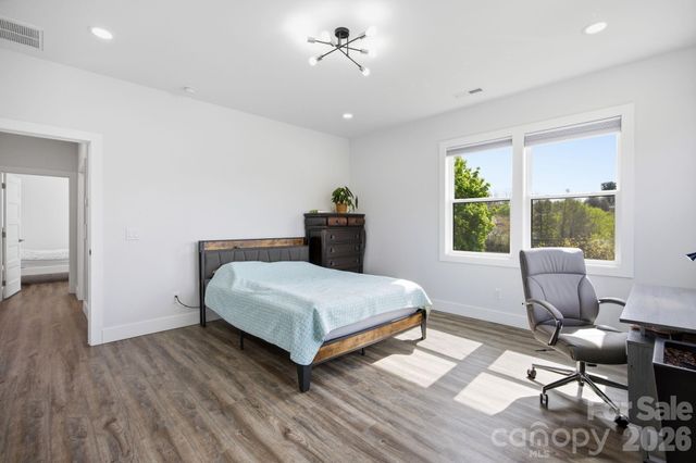 30 First Street, Canton, NC 28716