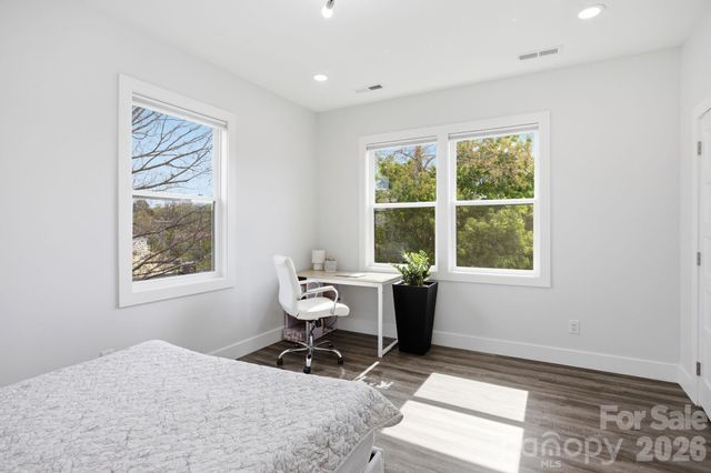 30 First Street, Canton, NC 28716