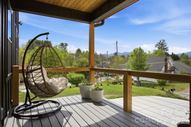 30 First Street, Canton, NC 28716