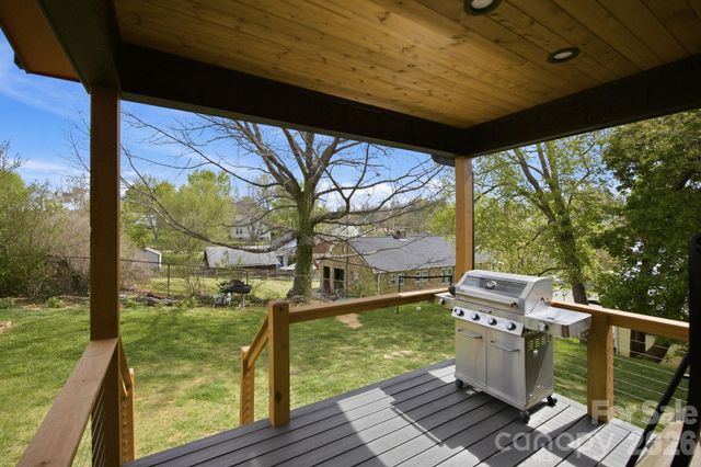 30 First Street, Canton, NC 28716