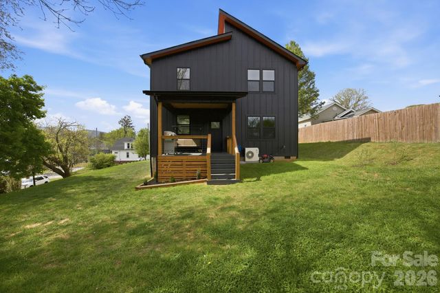 30 First Street, Canton, NC 28716