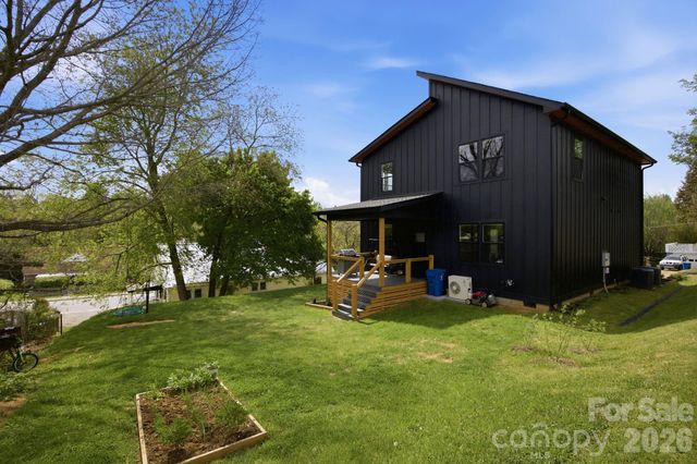 30 First Street, Canton, NC 28716