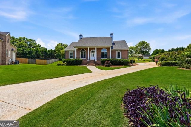 2860 Chardonnay Lane, Cumming, GA 30041