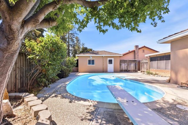 951 Fairfield Avenue, Santa Clara, CA 95050