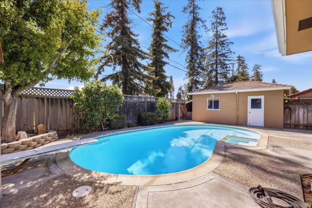 951 Fairfield Avenue, Santa Clara, CA 95050