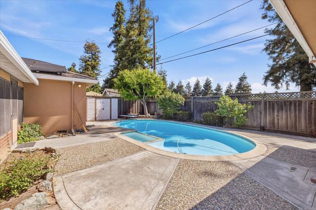 951 Fairfield Avenue, Santa Clara, CA 95050