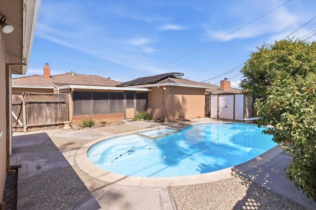 951 Fairfield Avenue, Santa Clara, CA 95050