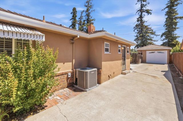 951 Fairfield Avenue, Santa Clara, CA 95050