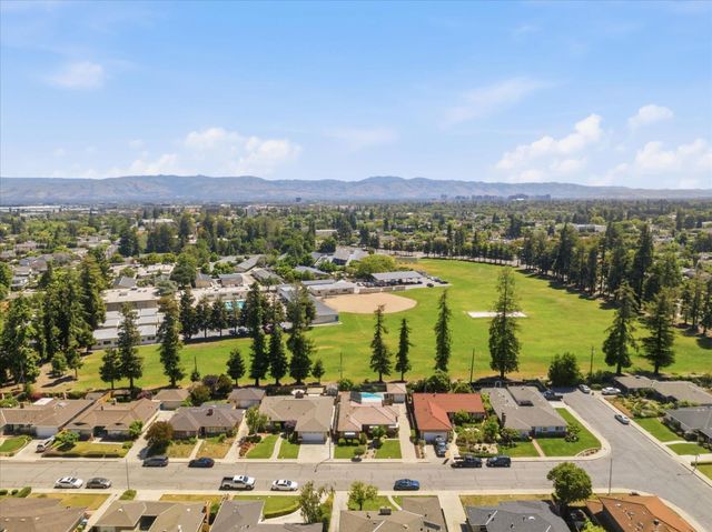 951 Fairfield Avenue, Santa Clara, CA 95050