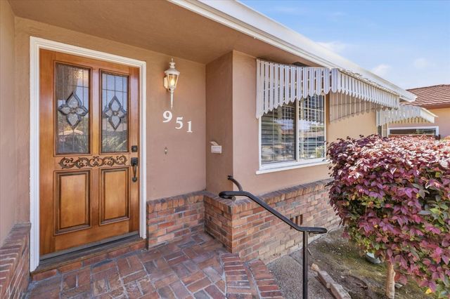 951 Fairfield Avenue, Santa Clara, CA 95050