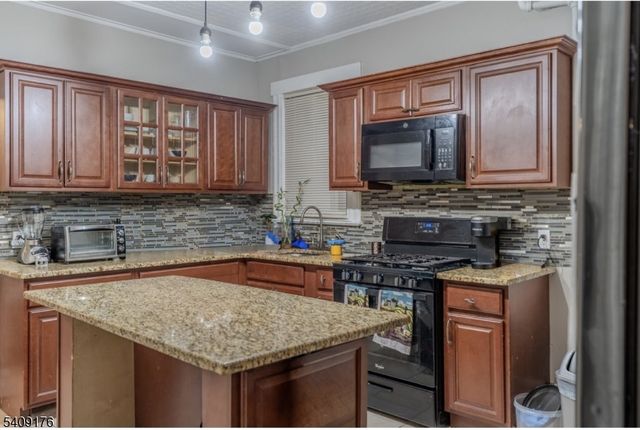 5 Hinrichs Pl 2, Bloomfield Twp., NJ 07003