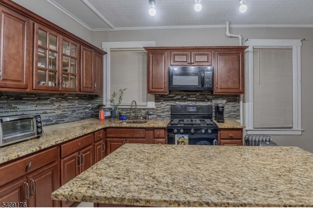 5 Hinrichs Pl 2, Bloomfield Twp., NJ 07003