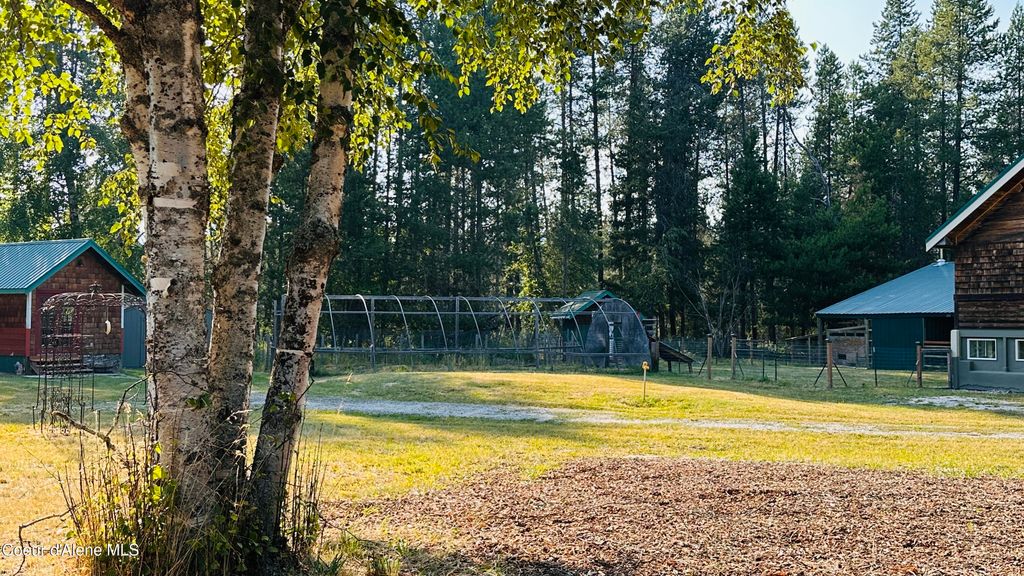 517 Sitting Bull RD, Sandpoint, ID 83864 photo 3