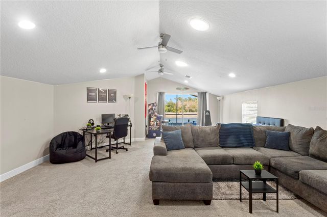 4302 FAIRCOURT DRIVE, Valrico, FL 33596