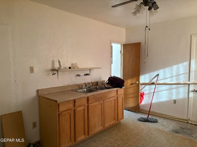 424 PECOS Street, El Paso, TX 79905