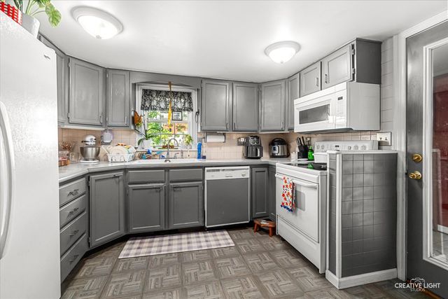 2038 N 43rd Road, Leland, IL 60531